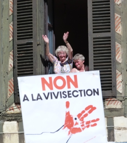Auxerre manif anti vivisection du 08/09/2012